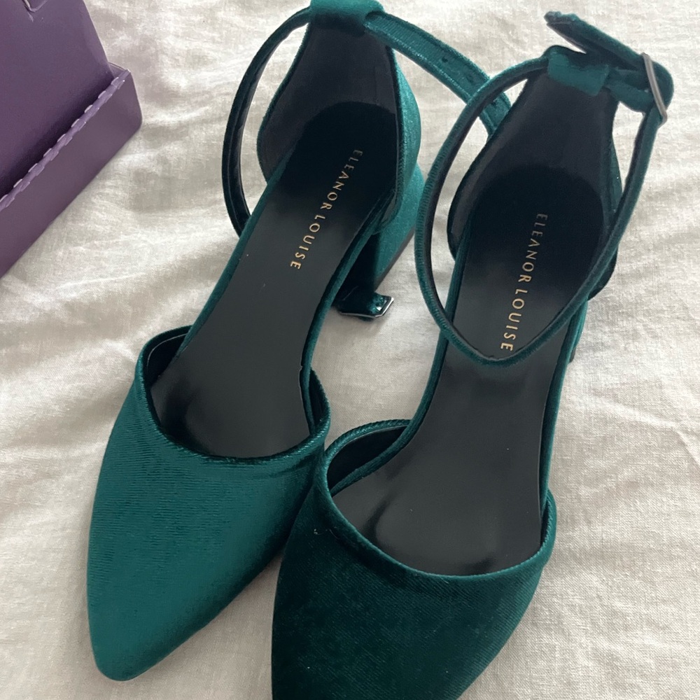 Green Velvet Block Heels (1.18 inch) - Eleanor Louise Co.